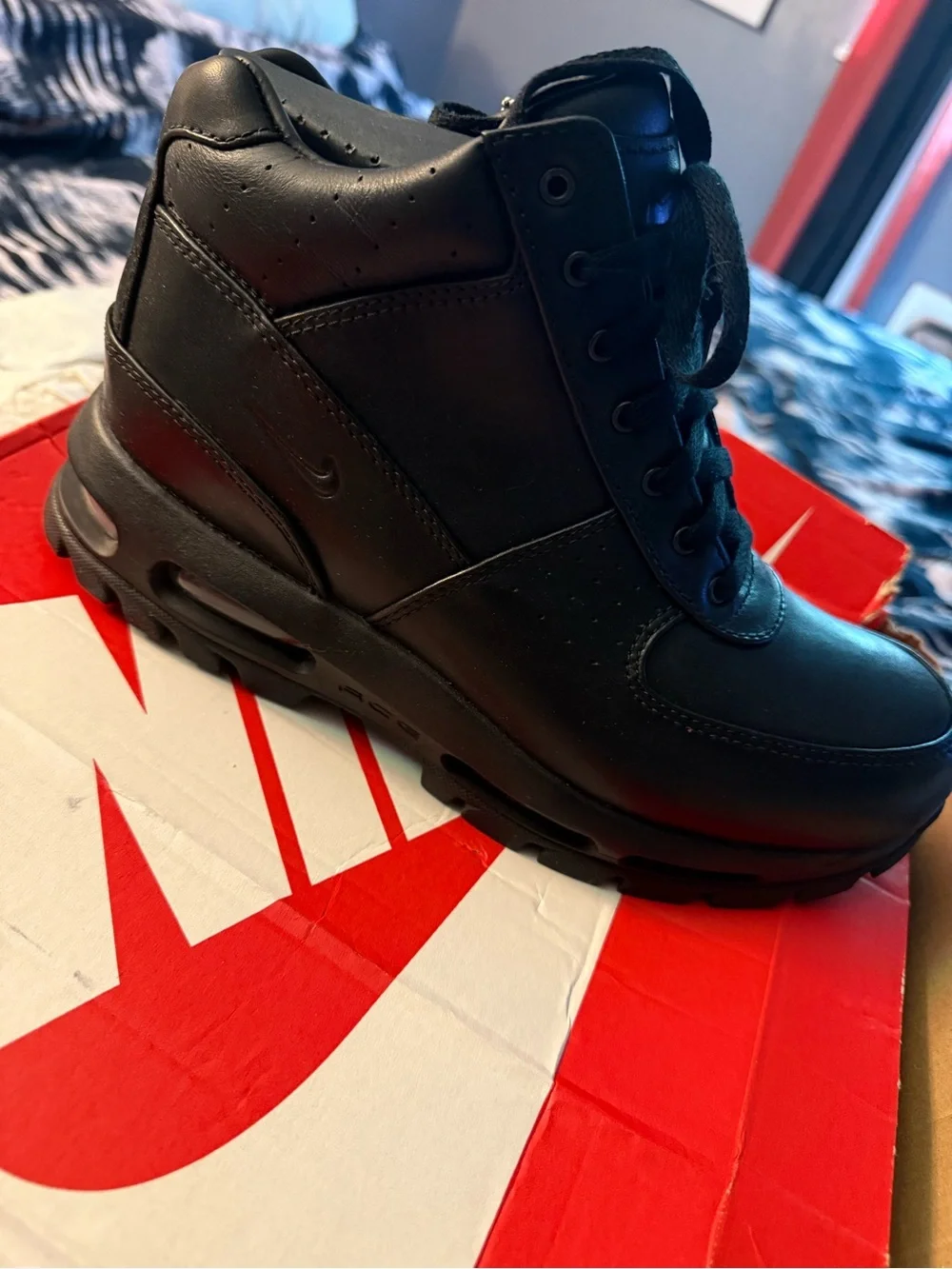 Nike ACG Men's Black High-Top Leather Boots